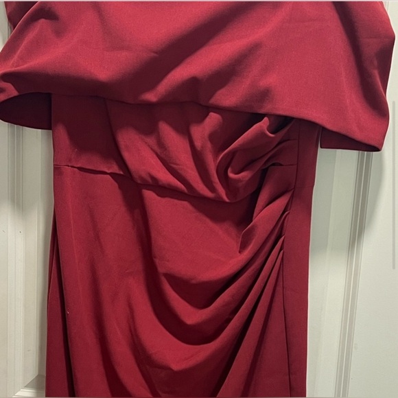 Vince Camuto off the shoulder dress - Picture 3 of 5